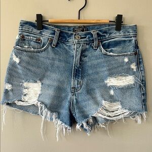 Abercrombie & Fitch Annie High Rise Mom Short Denim Jean Size 28/6 3”‎ Inseam